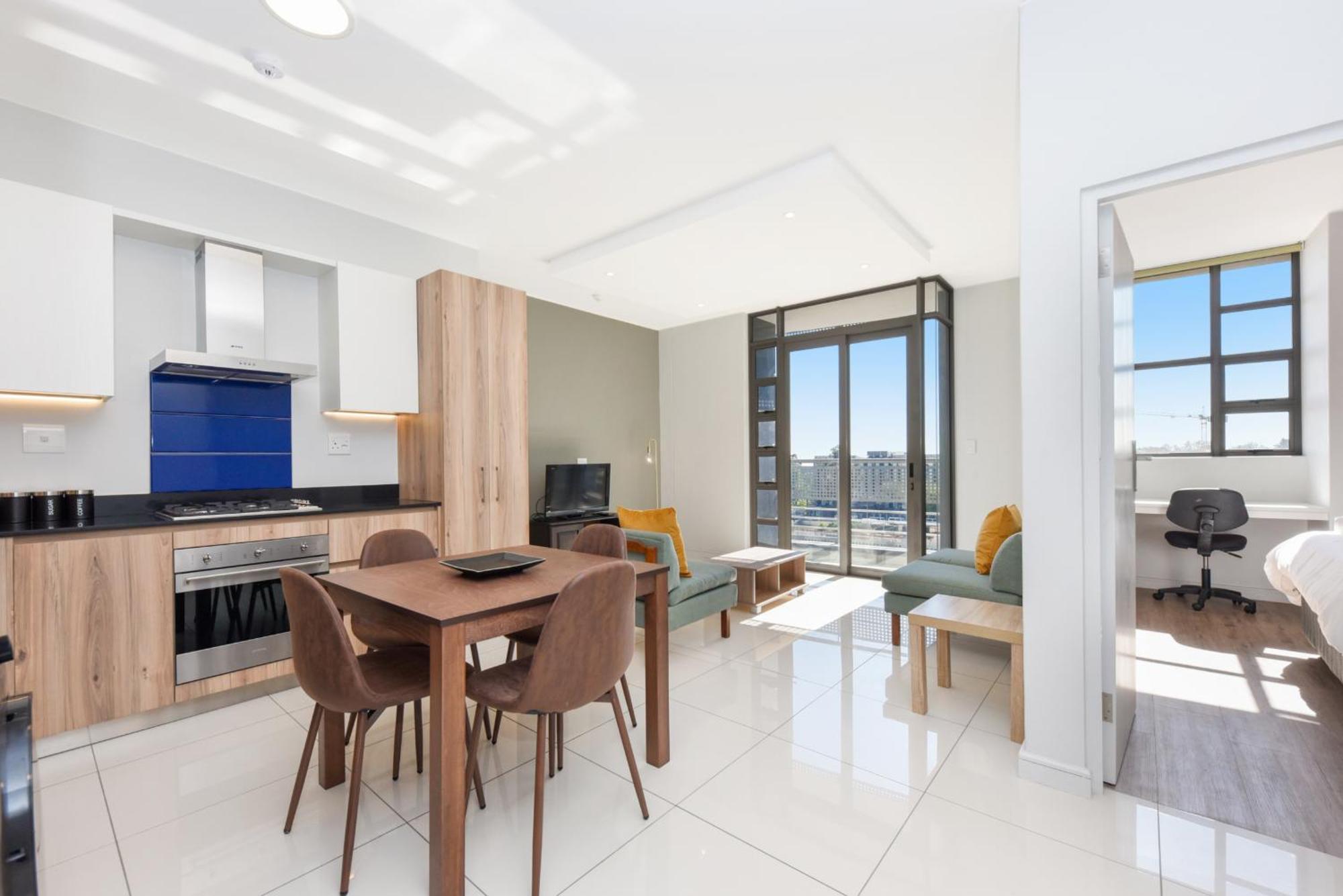 The Median Rosebank Luxury Apartment - Building With Generator ヨハネスブルグ エクステリア 写真